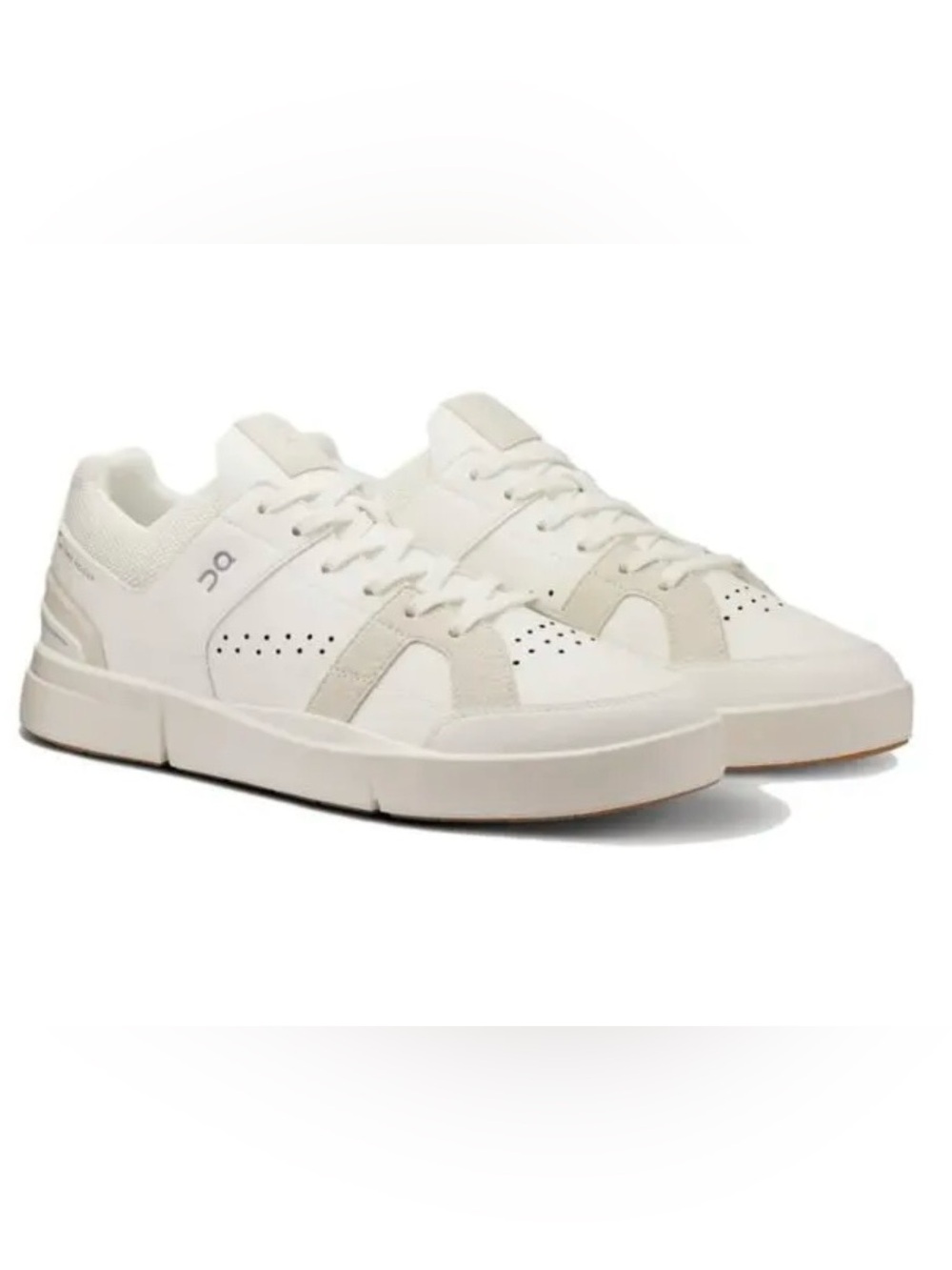 ON Clouds The ROGER  Clubhouse Sneakers *White/Sand